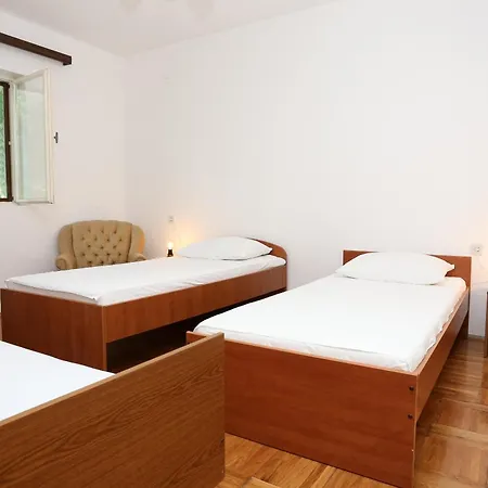 By The Sea Drace, Peljesac - 4535